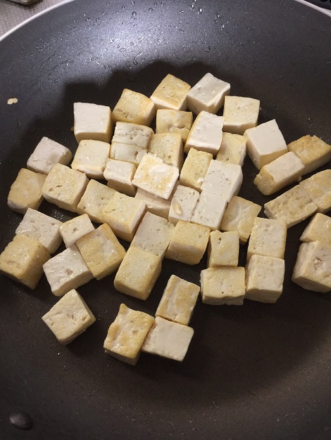 ゴーヤチャンプル オリーブオイルで炒めた豆腐.jpg